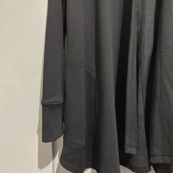 Wrap open jacket, super soft and cozy. Perfect to wear to and from yoga - Picture 6 of 9